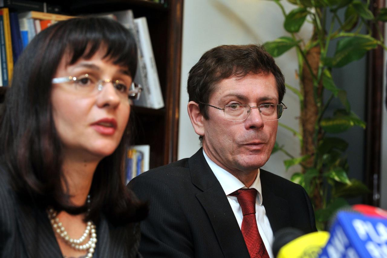 '17.05.2010., Zagreb - Dezmanova 10, Ministarstvo pravosudja. Ministar pravosudja RH Ivan Simonovic i ministrica pravde Republike Srbije Snezana Malovic odrzali su radni sastanak, a ministrica Srbije 