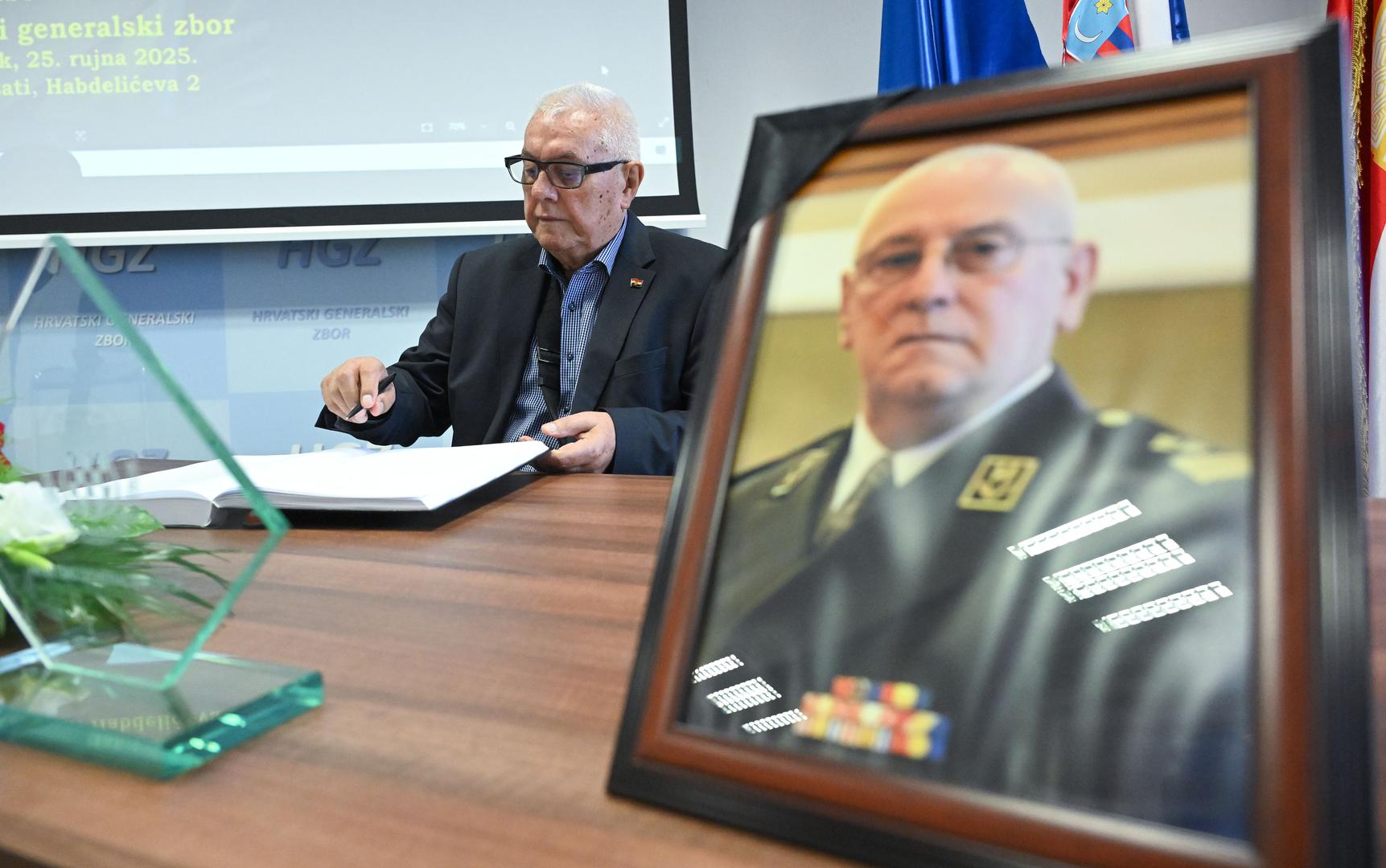 General Ante Gotovina rekao je kako je Rosu upoznao 1974. u svijetu profesionalne vojske u Legiji stranaca, a zov napadnute domovine 1991. bio im je budnica da se vrate, svatko sa svoje strane, braniti domovinu.