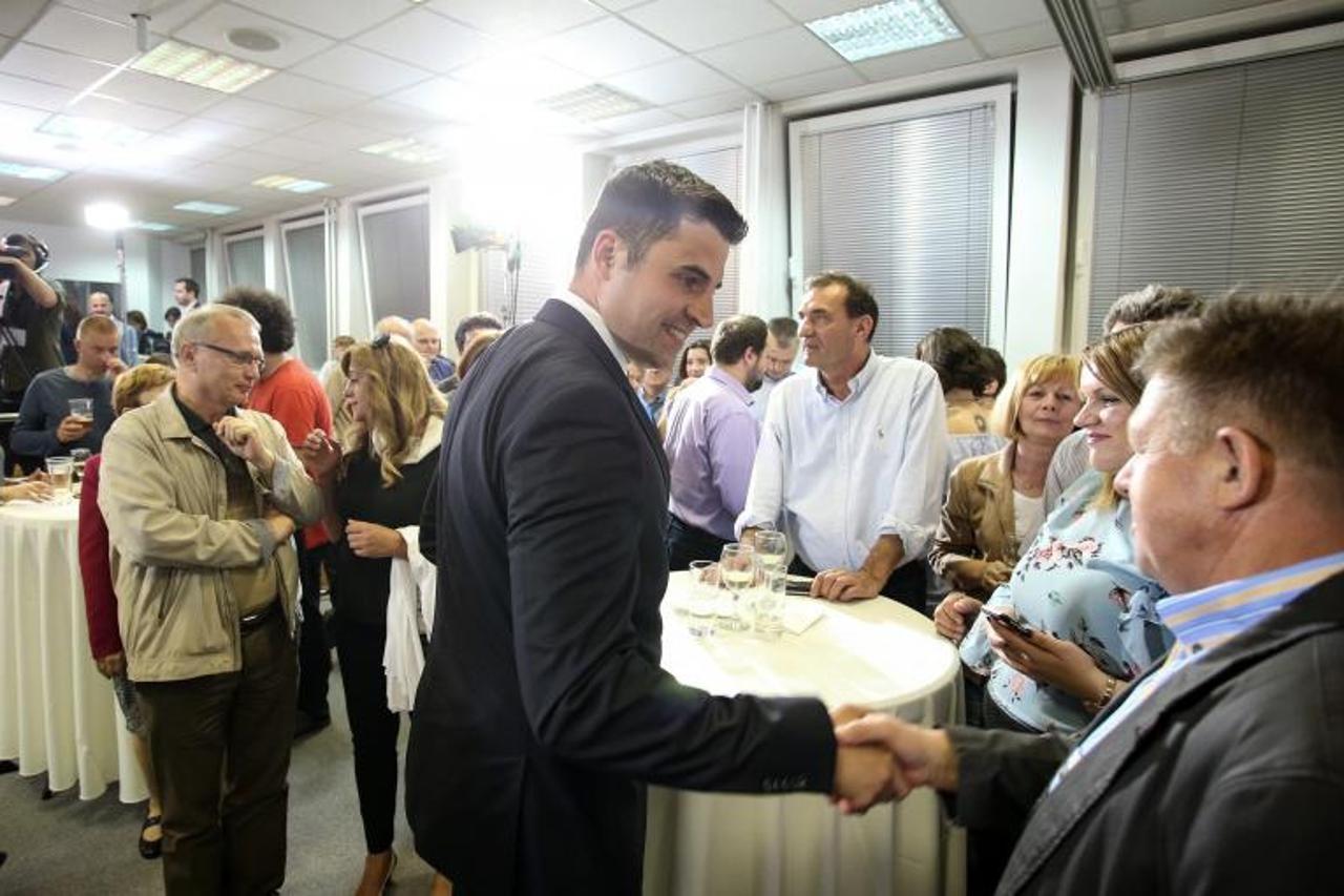 Davor Bernardić, stožer SDP-a