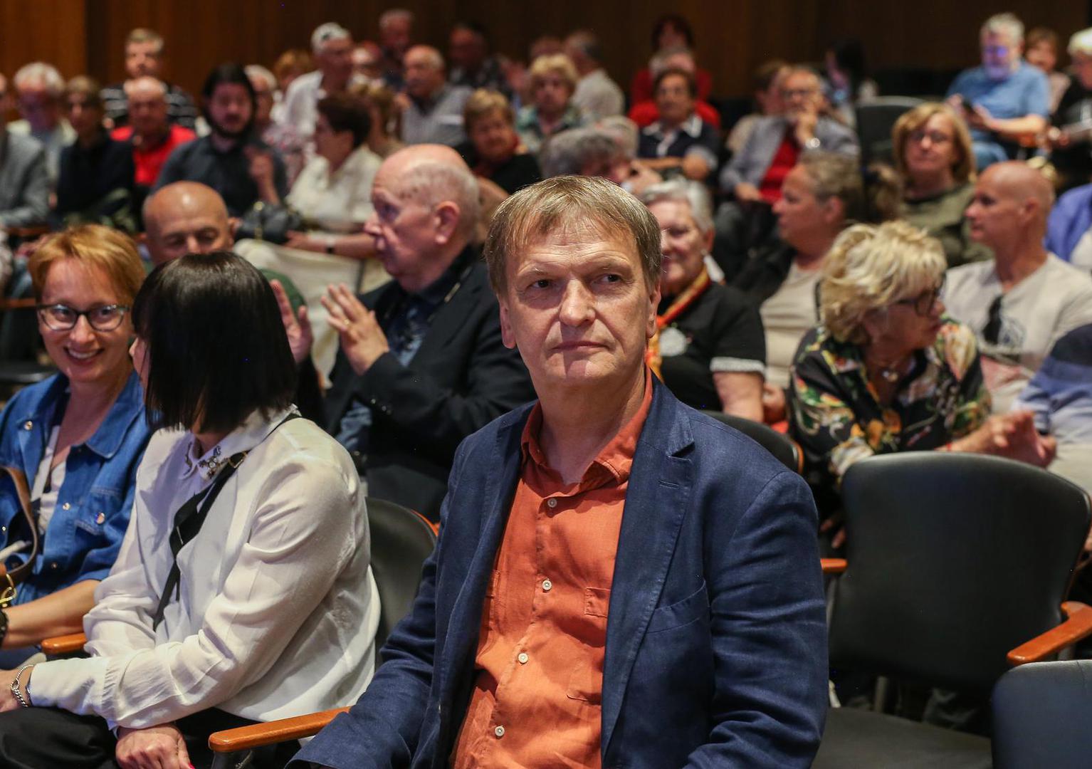 Tomašević je prije nekoliko dana  rekao da u koncetru ne vidi ništa sporno, dokle god je "to državni praznik. "Ne znam što je Grad financirao, čak nisam bio ni uključen u tu organizaciju, tako da nisam ni znao donedavno da Savez antifašističkih boraca s Gradom suorganizira taj koncert u Lisinskom u povodu Dana antifašističke borbe koji je državni praznik" , rekao je Tomašević.