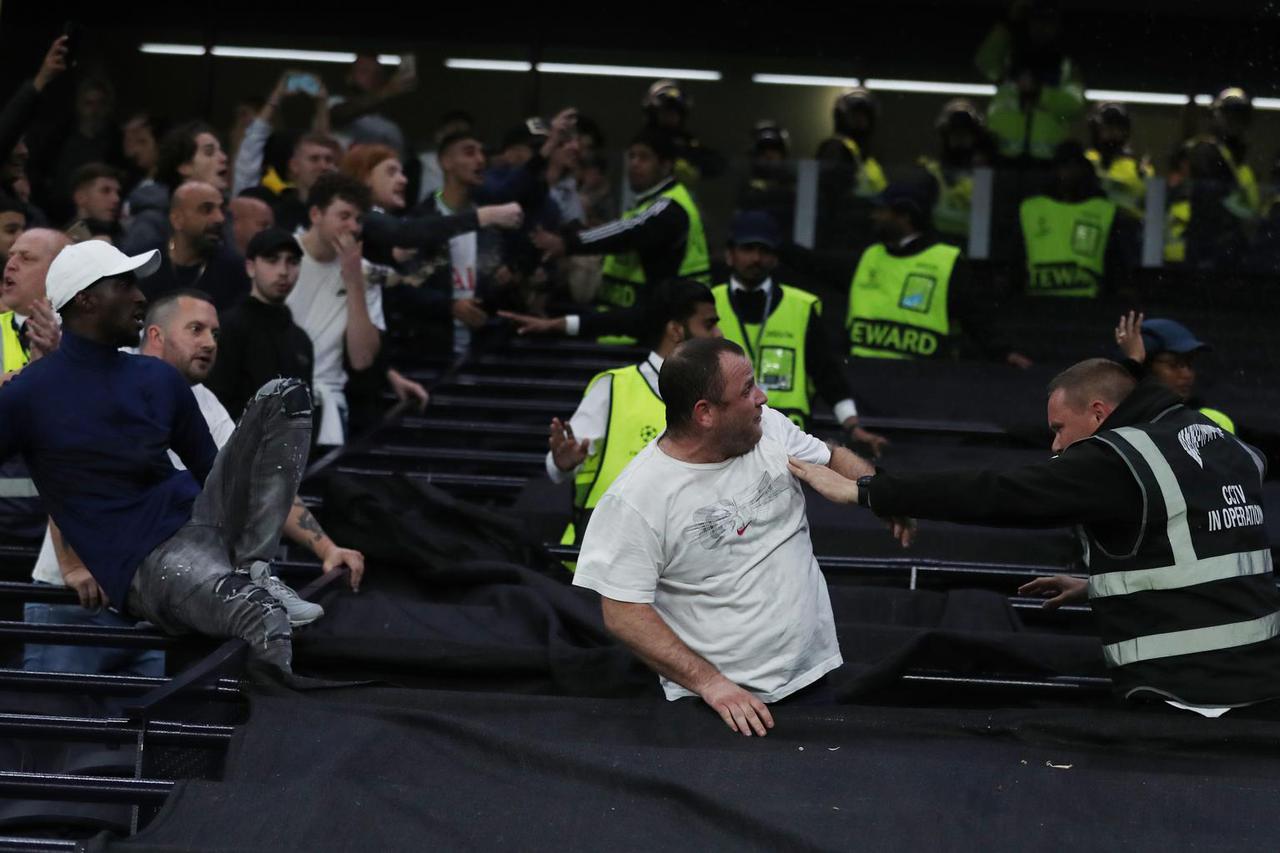 Tottenham Hotspur v Olympique de Marseille - UEFA Champions League - Group D - Tottenham Hotspur Stadium