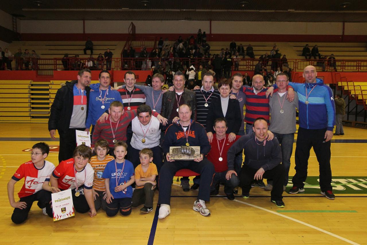 '23.03.2013., Koprivnica - Sportska dvorana Srednje skole Koprivnica, 14. kolo cetvrte sezone koprivnickog mininogometnog prvenstva rekreativaca i veterana KC liga i ujedno finalna vecer tog natjecanj