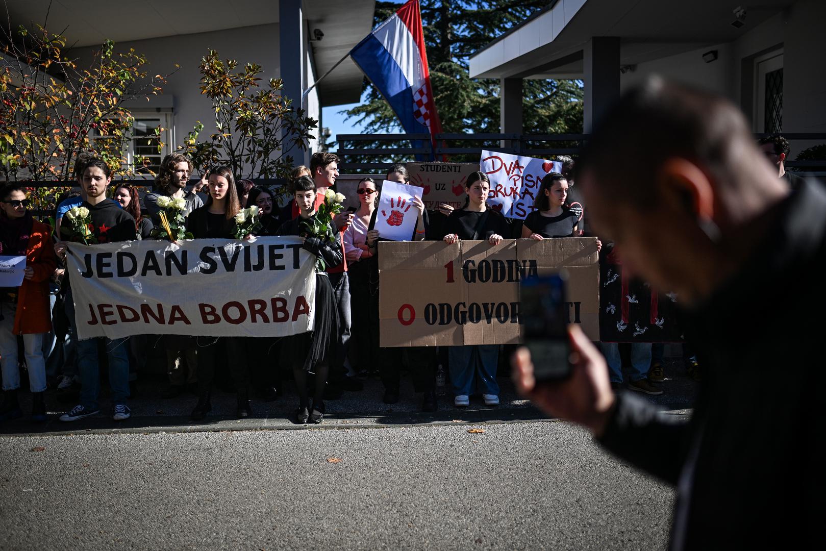 01.11.2025., Zagreb  - Prosvjed ispred Veleposlanstva Republike Srbije na godisnjicu pada nadstresnice u Novom Sadu Photo: Josip Regovic/PIXSELL