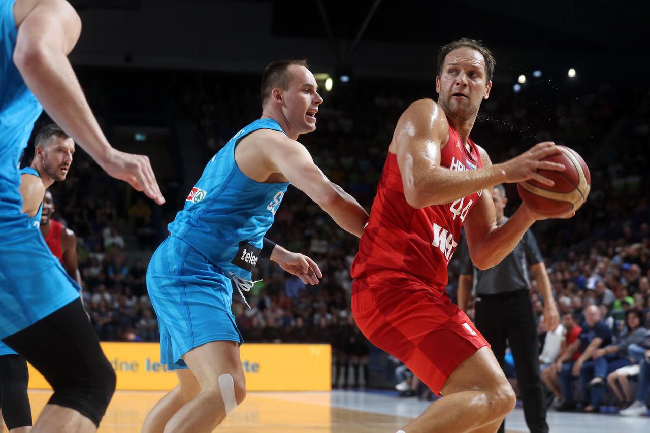 Košarkaši Slovenije svladali su Hrvatsku 94:88 u pripremnoj utakmici za Eurobasket