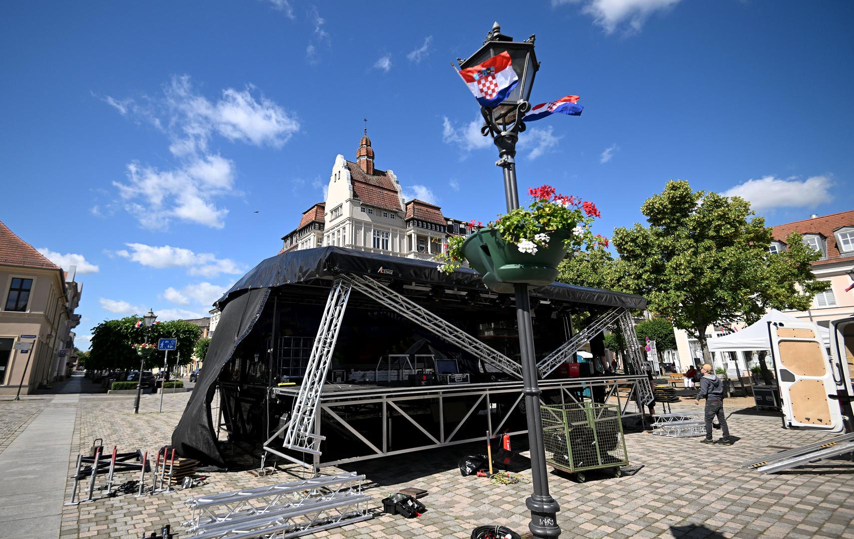 Hrvatska nogometna reprezentacija ove nedjelje stiže u Neuruppin, grad u kojem će boraviti za vrijeme Eura u Njemačkoj. Ovo će biti bazni kamp vatrenih za kontinentalnu smotru