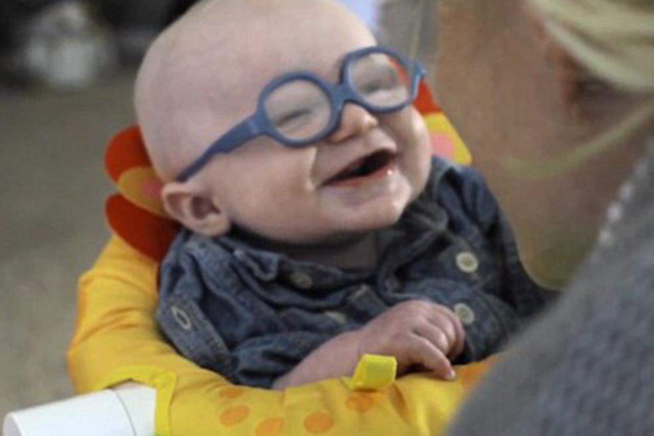 Četveromjesečni Leo sada bolje vidi