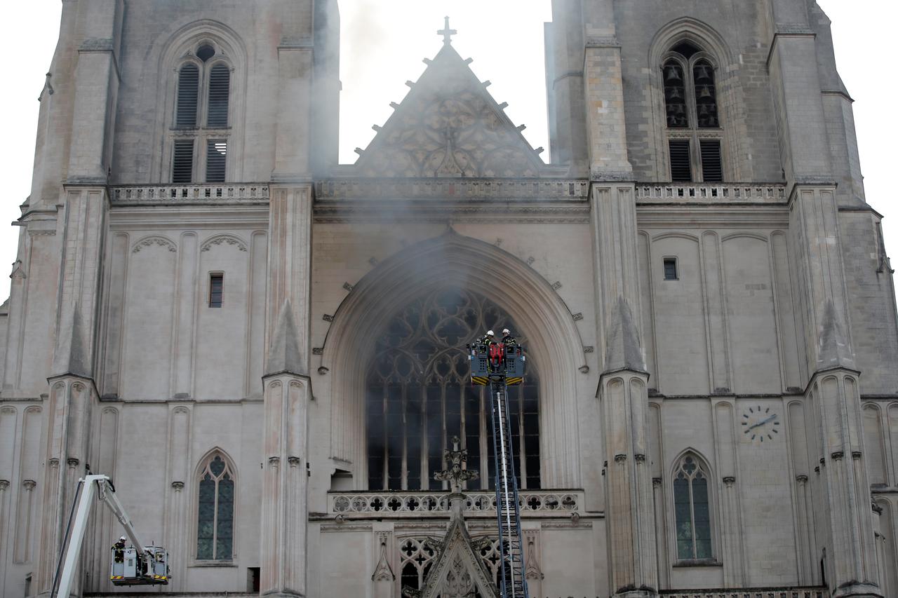Požar katedrale u Nantesu