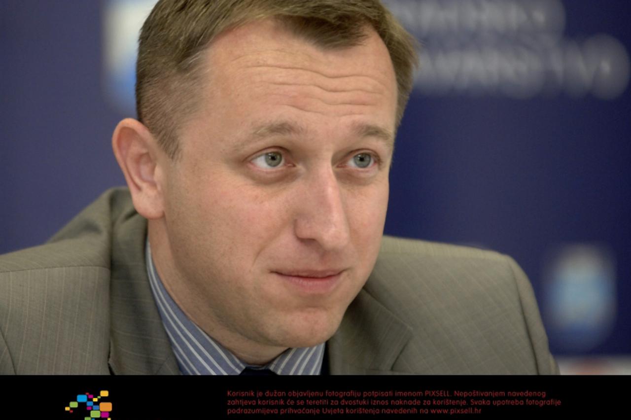 '14.05.2010,Osijek - Press konferencija u prostorijama NK Osijek povodom prijateljske nogometne utakmuce Hrvatske i Walesa. Kresimir Bubalo Photo: Davor Javorovic/PIXSELL'