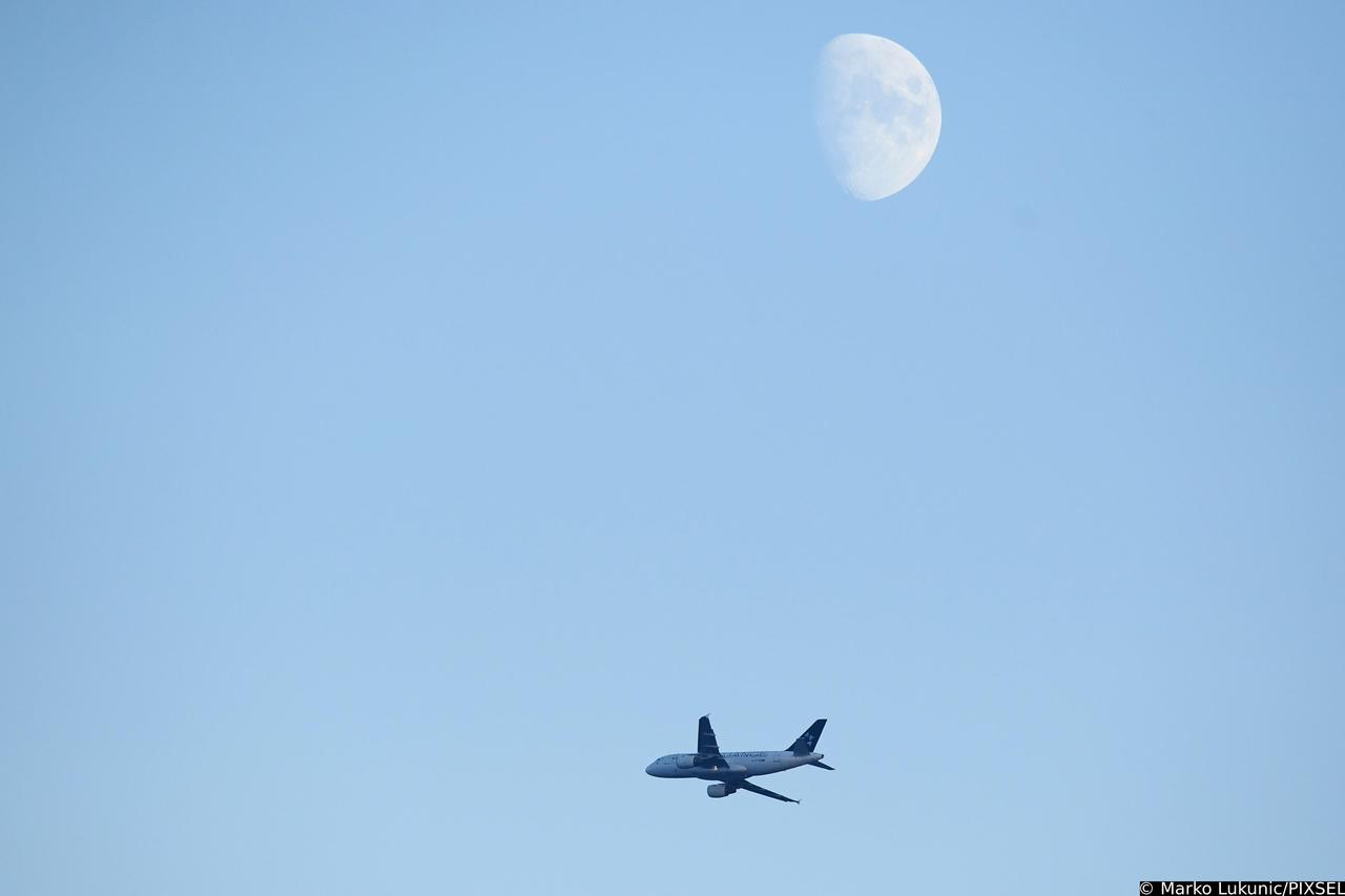 Zrakoplov Airbus niskim letom iznad Zagreba zabrinuo građane no riječ je o školskom letu