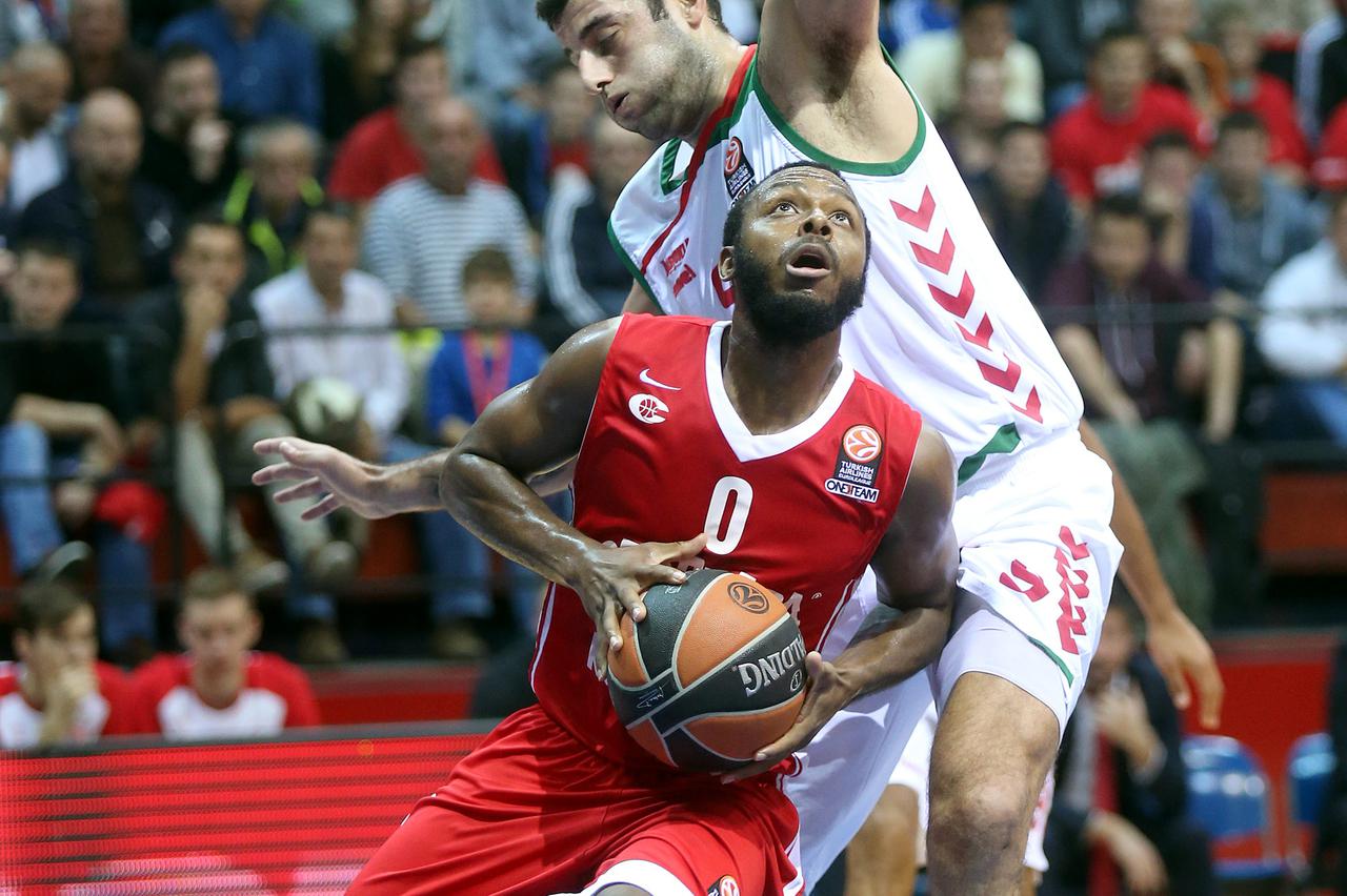 13.11.2015., Zagreb, KC Drazen Petrovic -  Turkish Airlines Euroliga, skupina B, 5. kolo, KK Cedevita - Laboral Kutxa Vitoria Gasteiz. Ioannis Bourousis, Jacob Pullen. Photo: Igor Kralj/PIXSELL