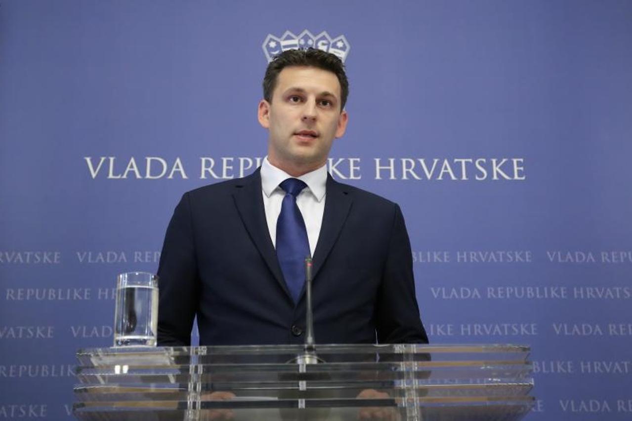 Božo Petrov