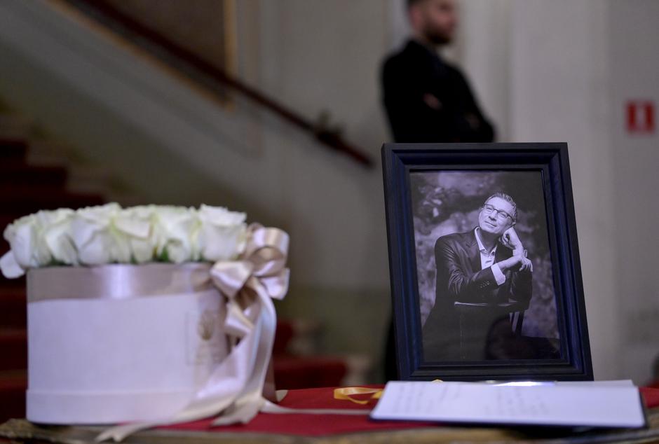 Zagreb: Komemoracija za Massima Savića u Hrvatskom narodnom kazalištu