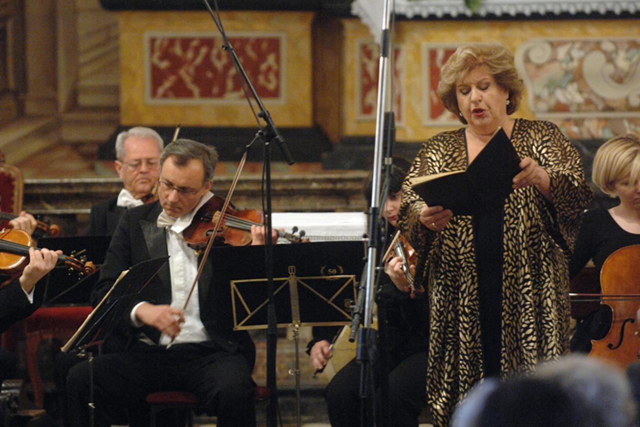Marjana Lipovšek