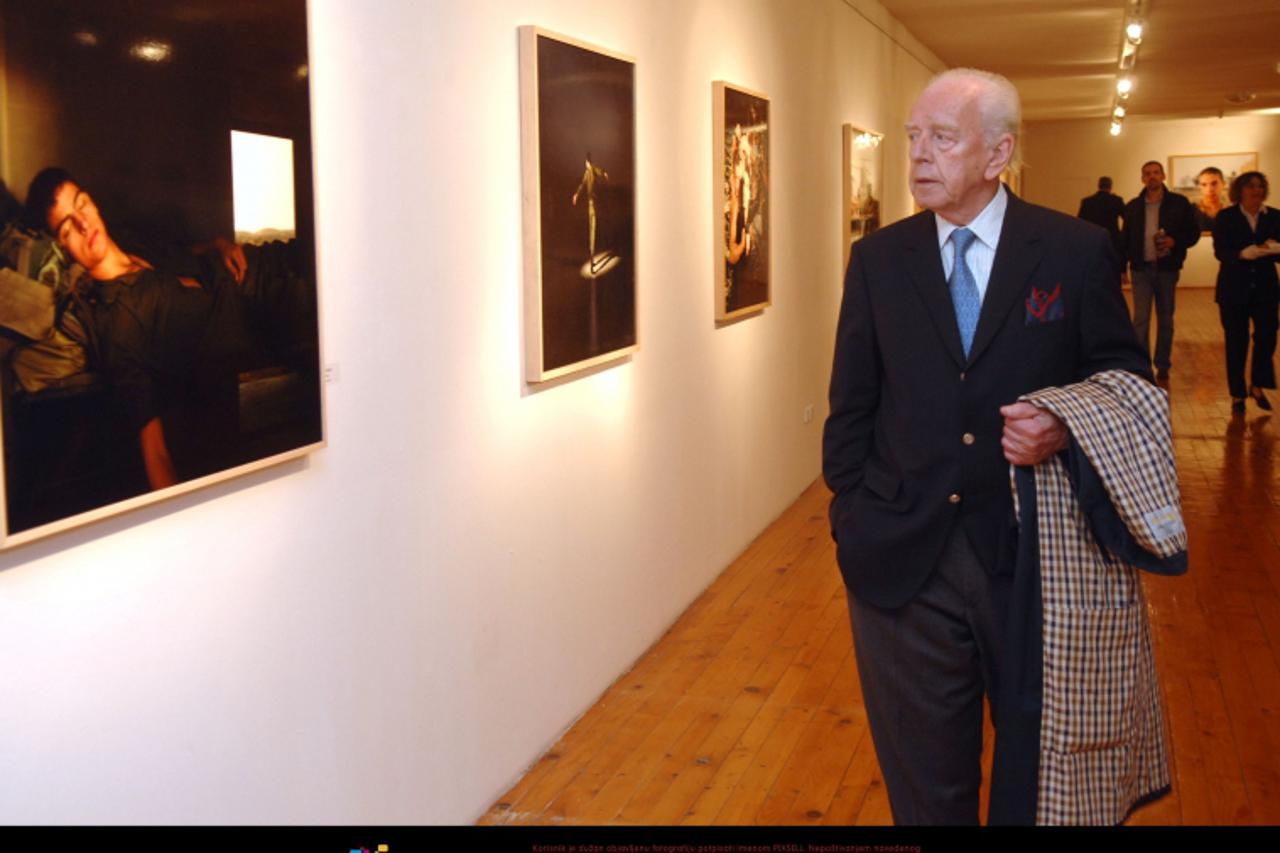 '23.03.2010., Zagreb - Izlozba fotografija izraelskog fotografa Adija Nesa u Gliptoteci HAZU-a. U sklopu ove nove izlozbe Adi Nes prikazuje 23 fotografije u boji velikog formata, nadahnute ikonografij