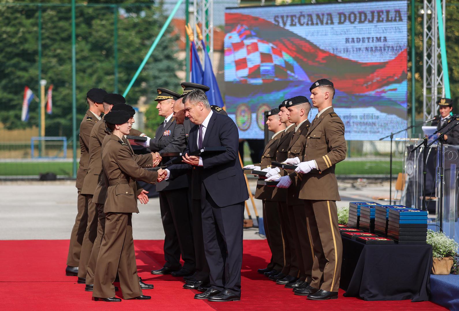 28.08.2025., Zagreb - Vojarna Petar Zrinski. Predsjednik Republike Hrvatske i vrhovni zapovjednik Oruzanih snaga RH Zoran Milanovic urucio je prve casnicke cinove 17., 18. i 19. narastaju kadeta Hrvatskog vojnog ucilista "Dr. Franjo Tudjman" diplomiranih u jesenskom roku. Photo: Sanjin Strukic/PIXSELL