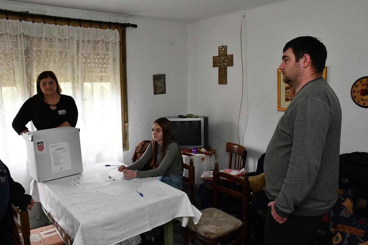 Pleternički Mihaljevci: Biračko mjesto u privatnoj kući za ukupno devet registriranih birača