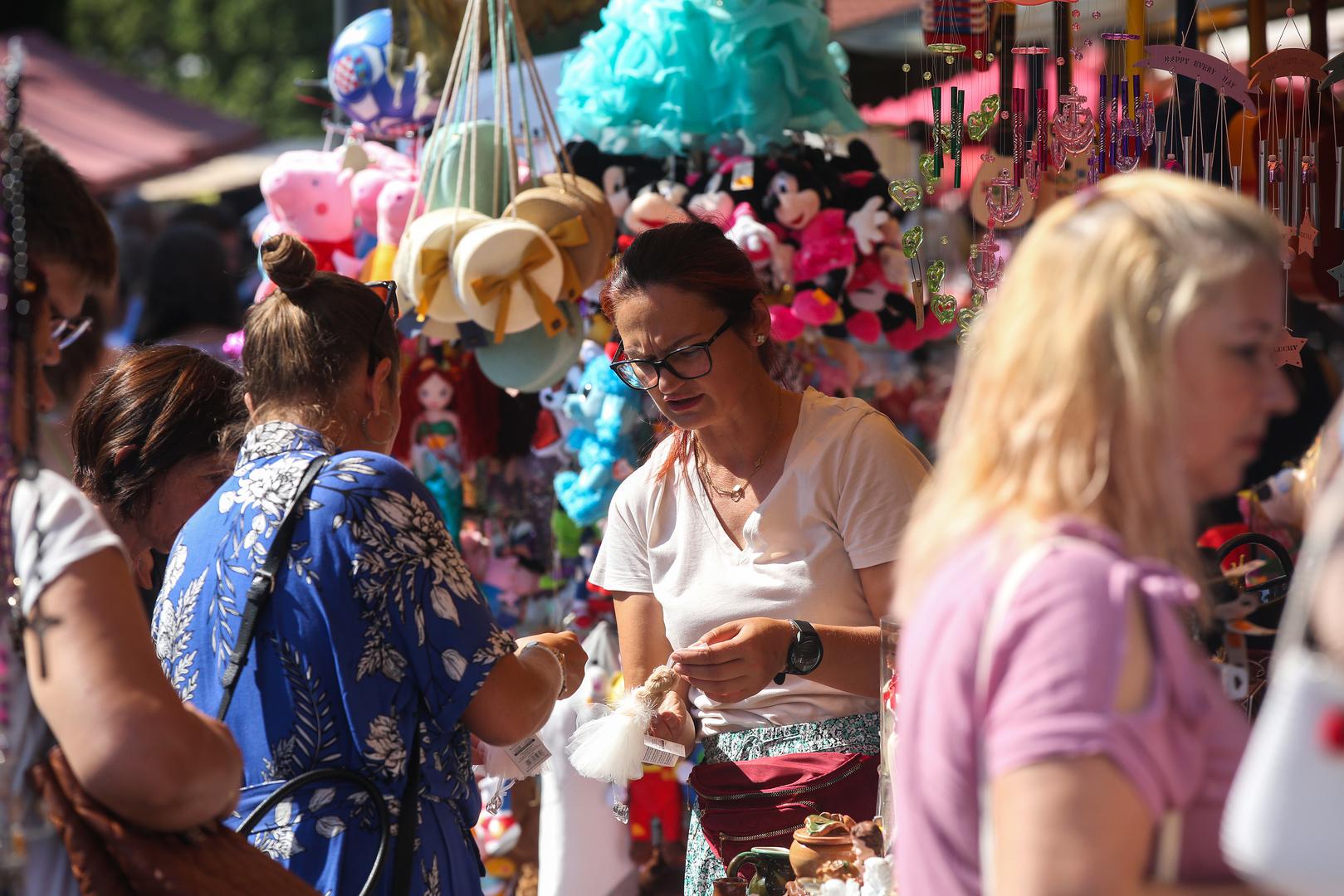 Danas slavimo Veliku Gospu ili svetkovinu Uznesenja Blažene Djevice Marije, što je također i državni blagdan, kada vjernici diljem Hrvatske hodočaste u marijanska svetišta