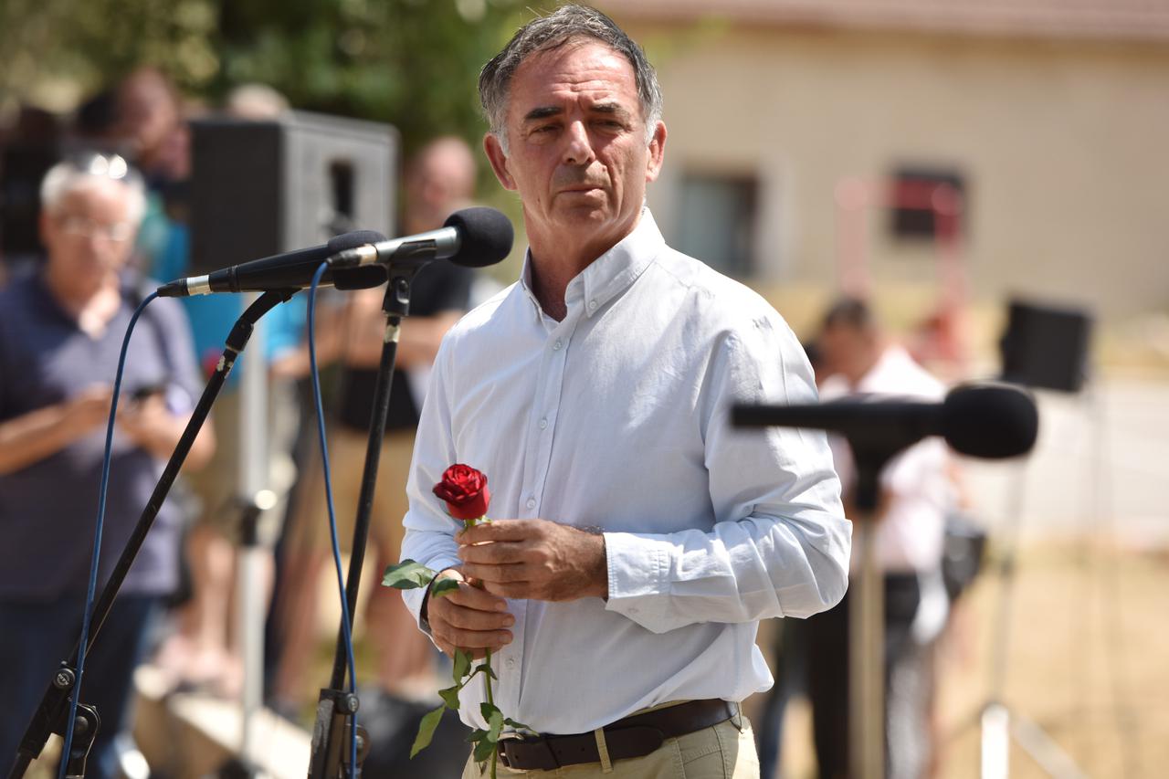 Komemoracija u Uzdolju