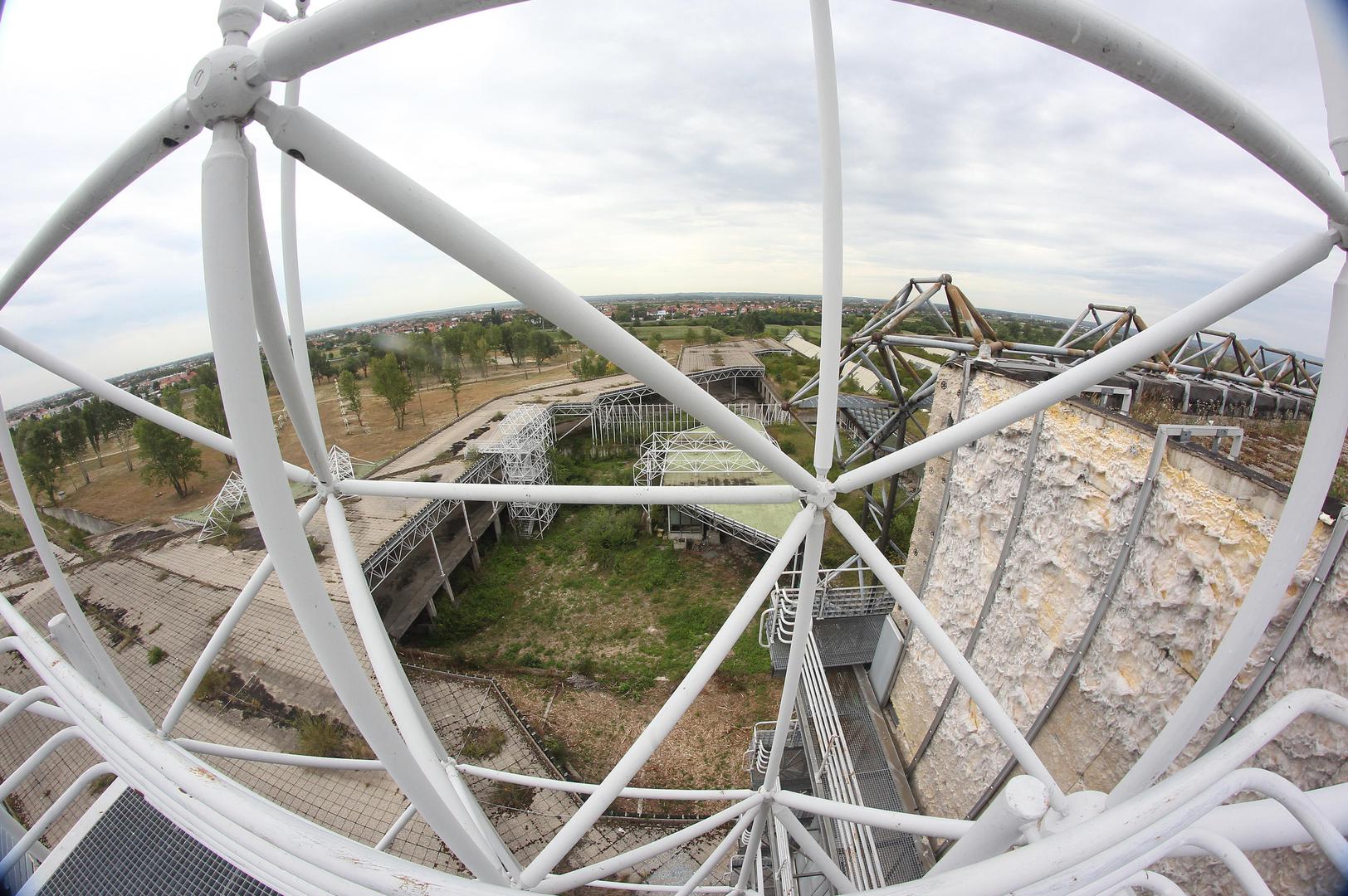 14.07.2017., Zagreb - Devastirano i zapusteno gradiliste Sveucilisne bolnice u Blatu. Photo: Boris Scitar/Vecernji list/PIXSELL