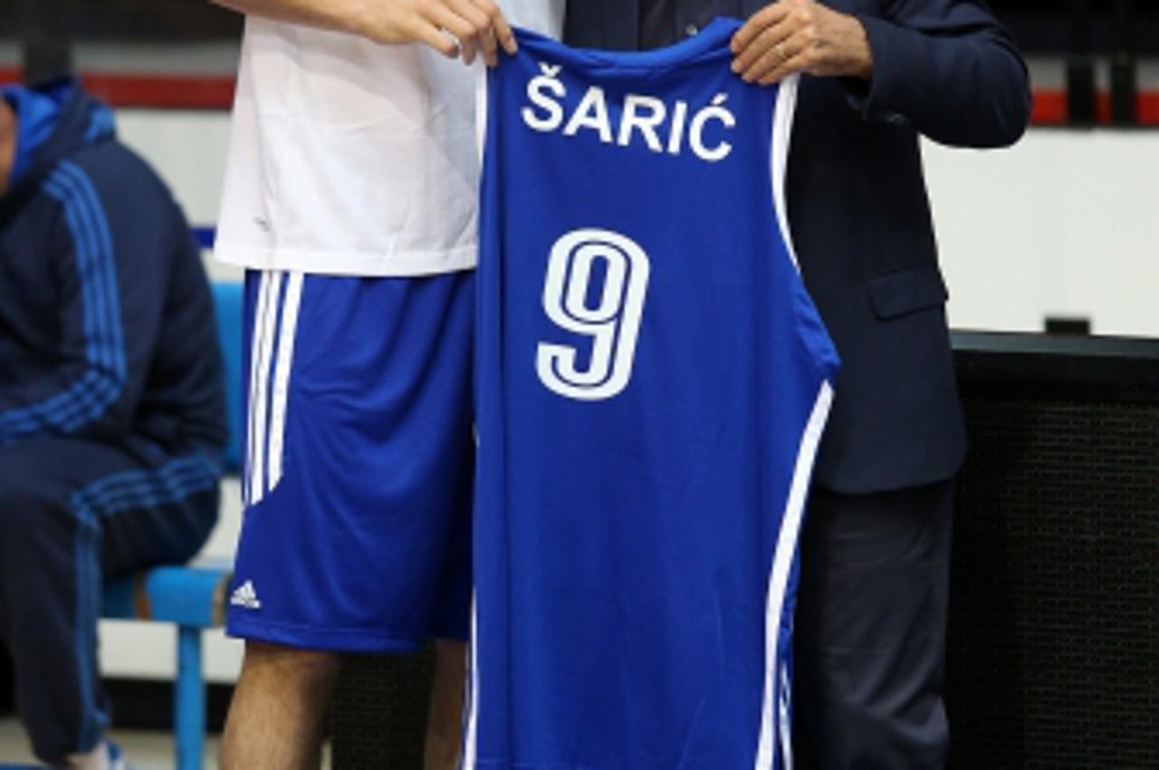 '27.09.2013., Zagreb - U kosarkaskom centru Drazen Petrovic predstavljena momcad Cibone za sljedecu sezonu. Dario Saric, Milan Bandic. Photo: Slavko Midzor/PIXSELL'