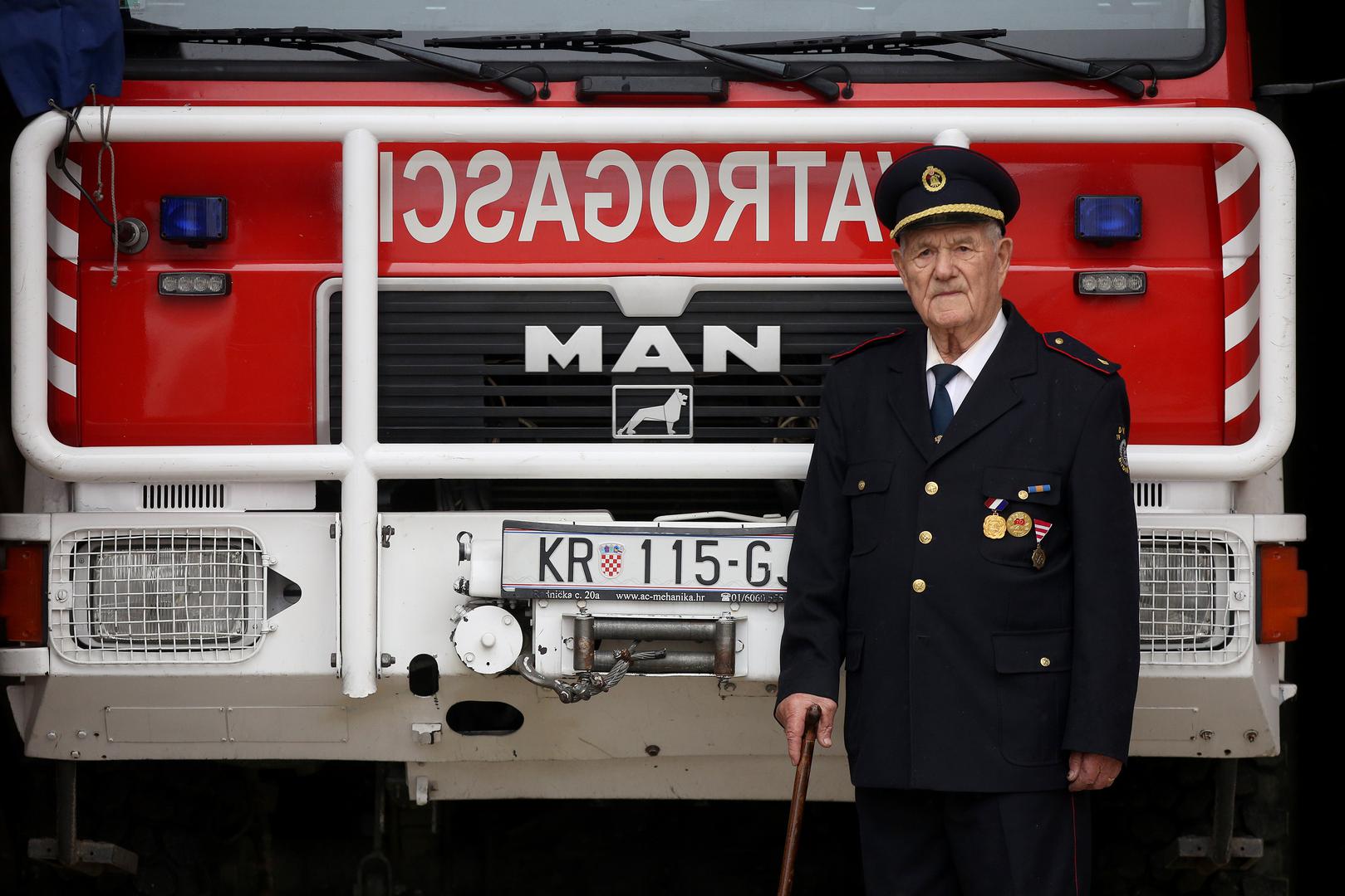 Gabro Čukelj s 94 godine je postao najstariji vatrogasac u Zagorju, piše Pixsell.