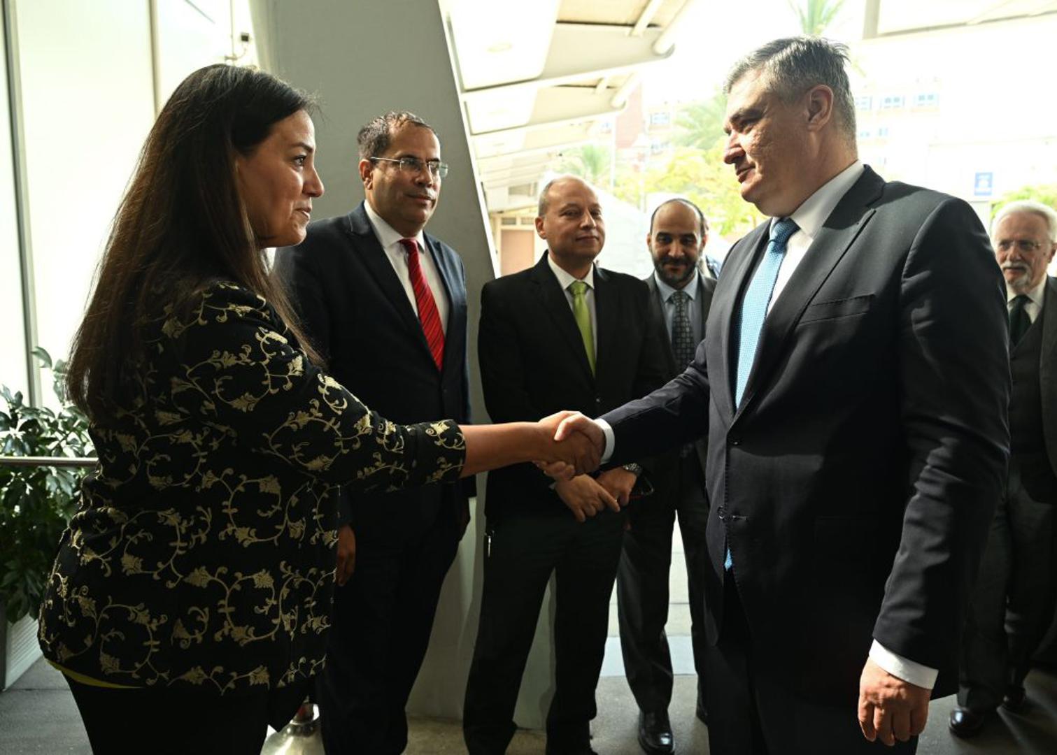  Povod posjeta bila je izložba Eho Egipta: Sfinge u Hrvatskoj, koju su zajednički organizirali Veleposlanstvo Republike Hrvatske u Kairu i Bibliotheca Alexandrina, u čast godišnjice uspostave diplomatskih odnosa između dviju zemalja.

