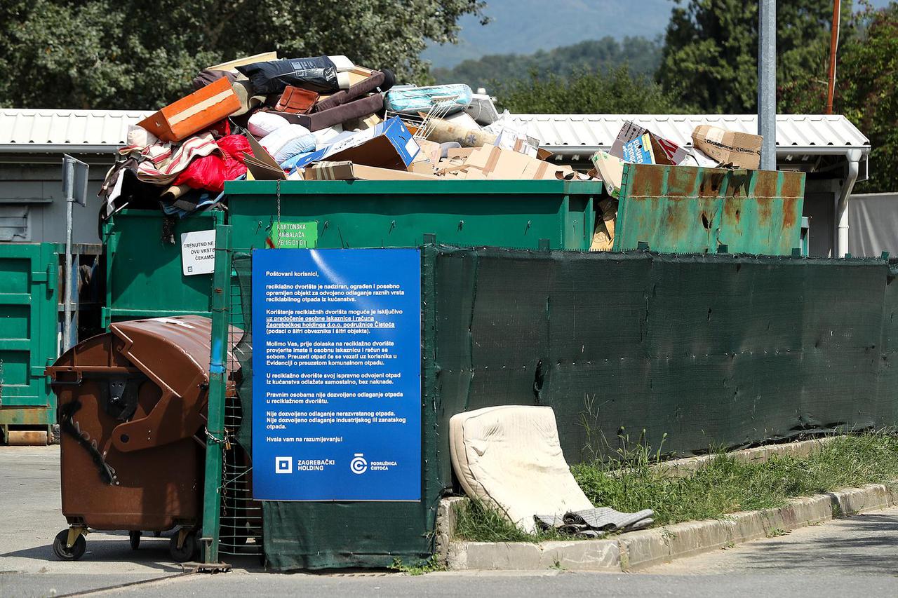 U Zagrebu se neko vrijeme ne odvozi glomazni otpad