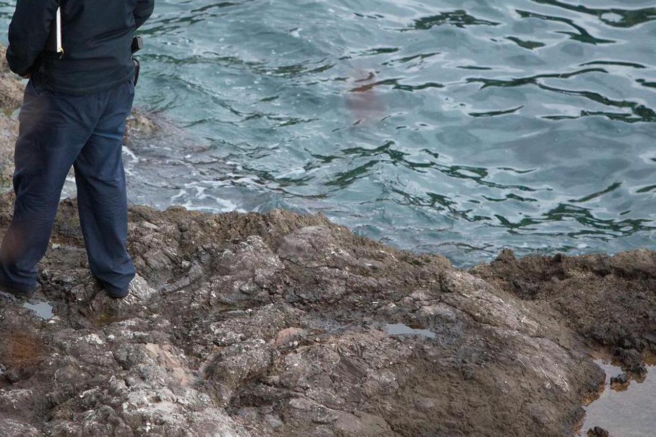 Rijeka: U moru uz plažu kod Bivia prona?eno je mrtvo tijelo ženske osobe