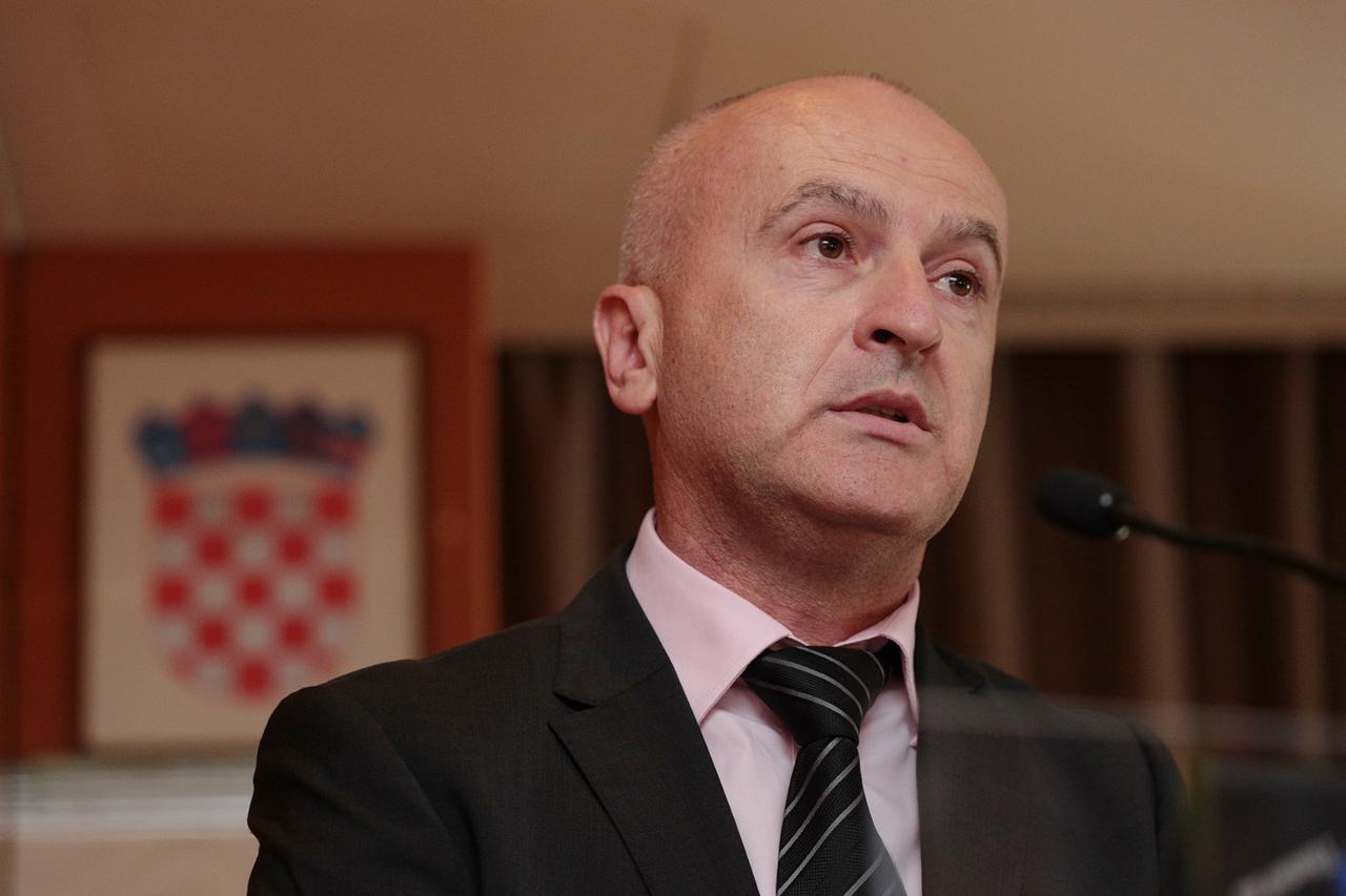 14.04.2014., Hotel Dubrovnik, Zagreb - Ministarstvo branitelja i Program Ujedinjenih naroda za razvoj (UNDP) odrzali okrugli stol kojim se zeli potaknuti javna rasprava o nacrtu prijedloga zakona o pravima zrtava seksualnog nasilja u Domovinskom ratu. Pre
