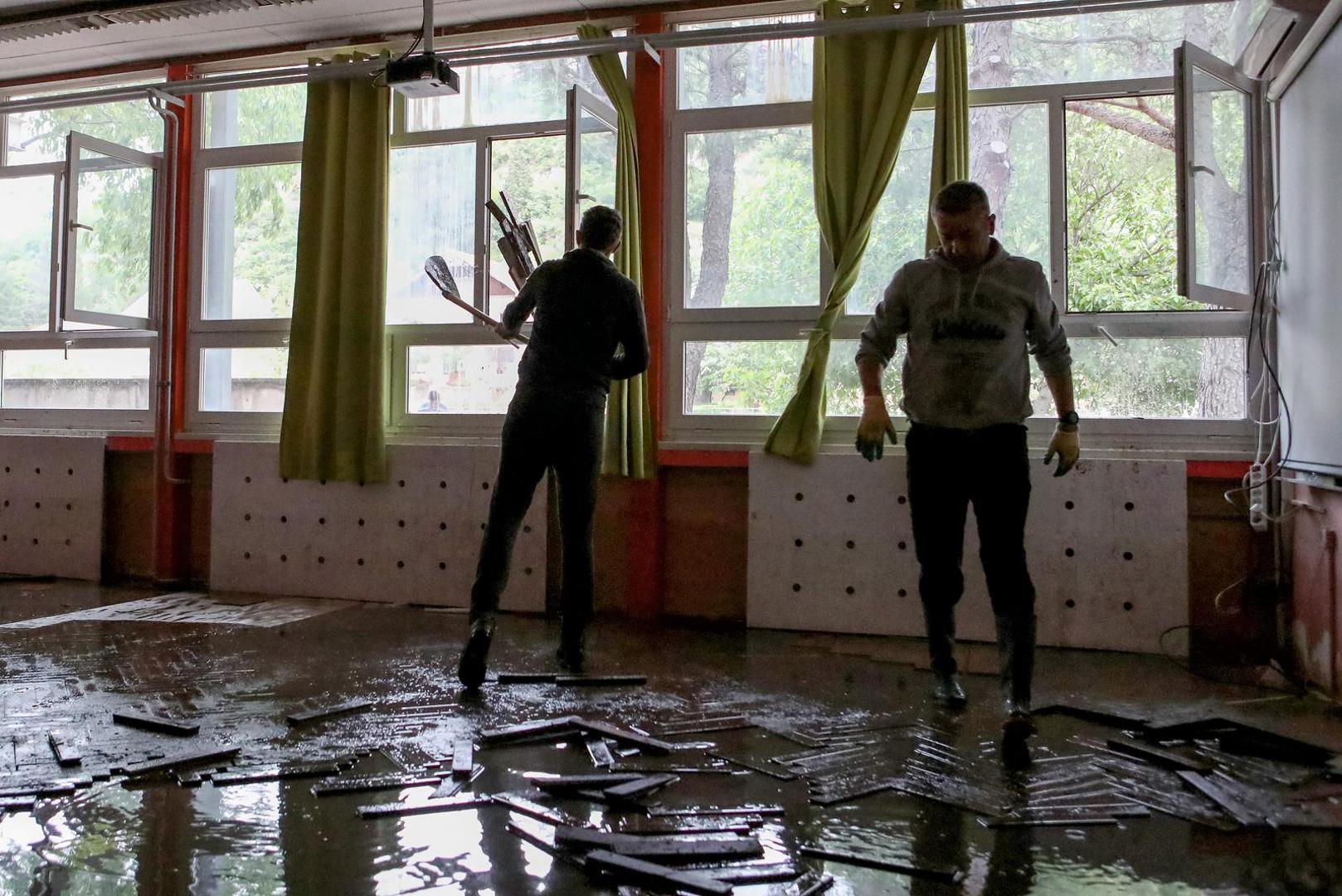 16.05.2023., Obrovac - Srednja skola u Obrovcu pretrpjela je veliku stetu Photo: Sime Zelic/PIXSELL