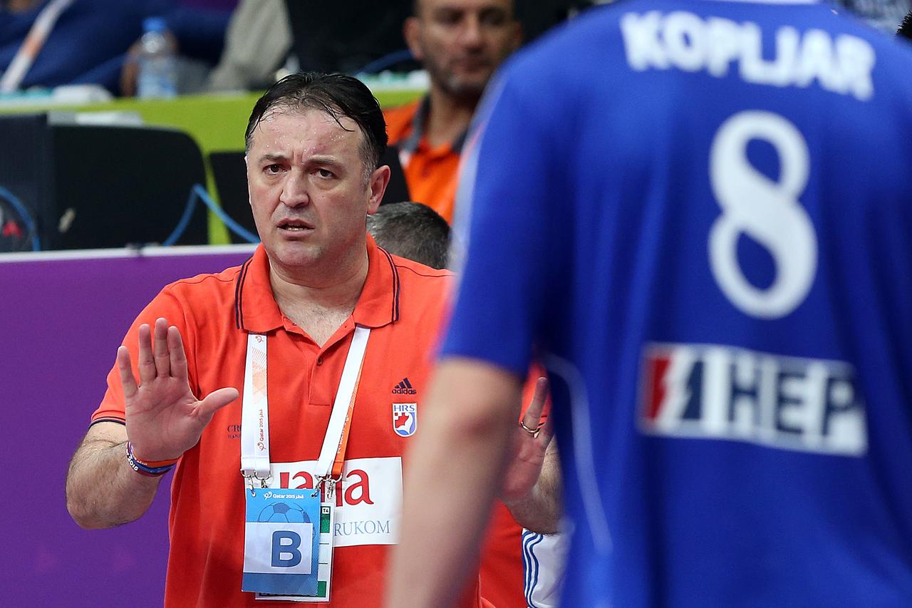 17.01.2015., Duhail Handball Sports Hall, Doha, Katar - 24. svjetsko rukometno prvenstvo, 2. kolo, grupa B, Tunis - Hrvatska. Izbornik Slavko Goluza.  Photo: Goran Stanzl/PIXSELL