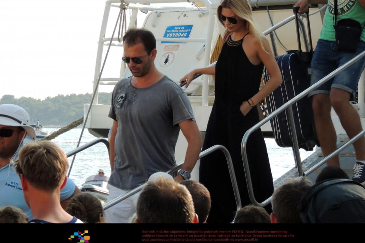 '15.07.2012., Hvar - S katamaranom iz Splita na odmor u Hvar zajedno su stigli Vanja Halilovic i Frano Barbieri. Photo: Dalibor Urukalovic/PIXSELL'
