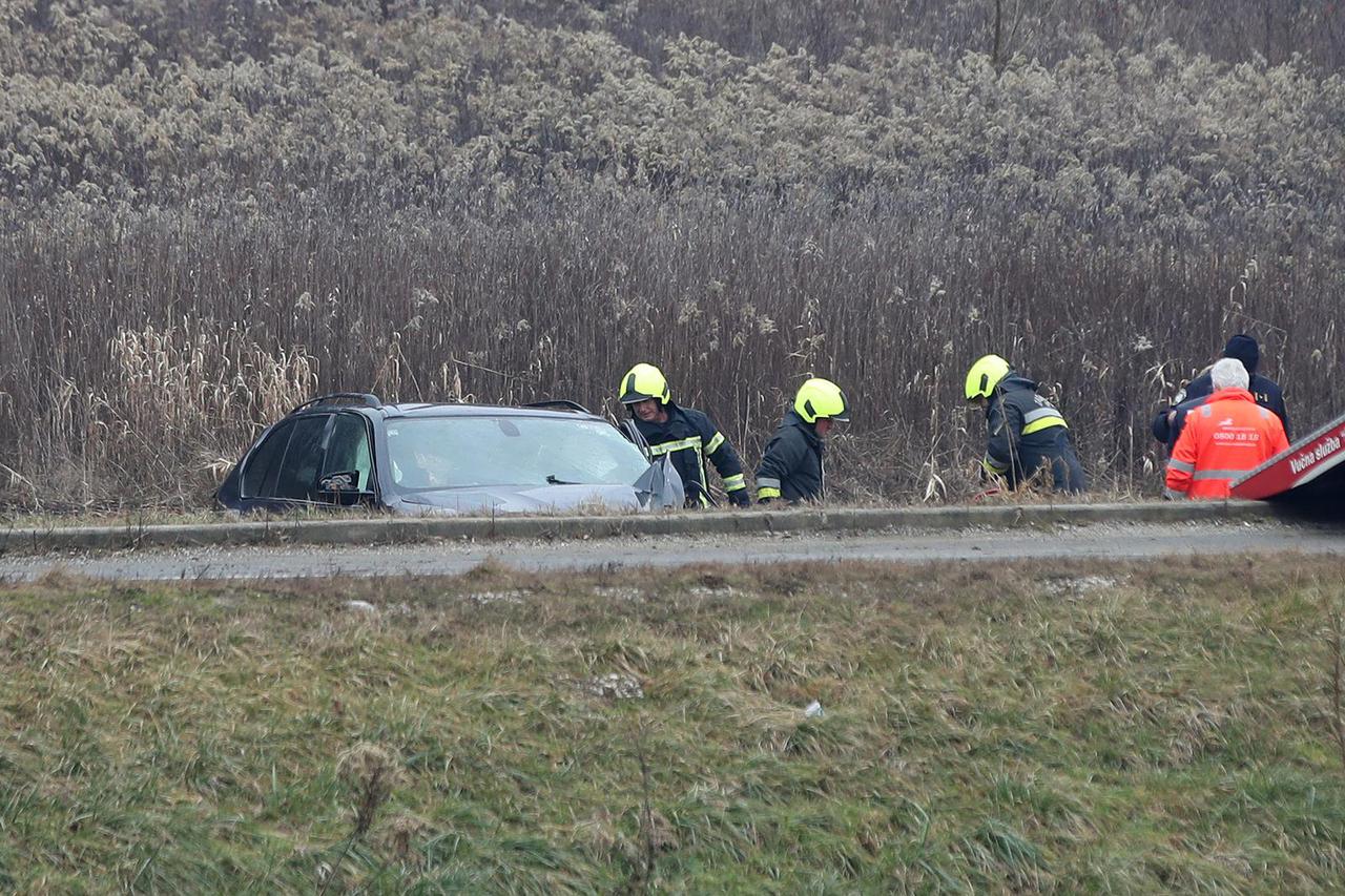 Nedaleko Krapinskih Toplica u prometnoj nesreći jedna osoba poginula, a četiri su ozlijeđene