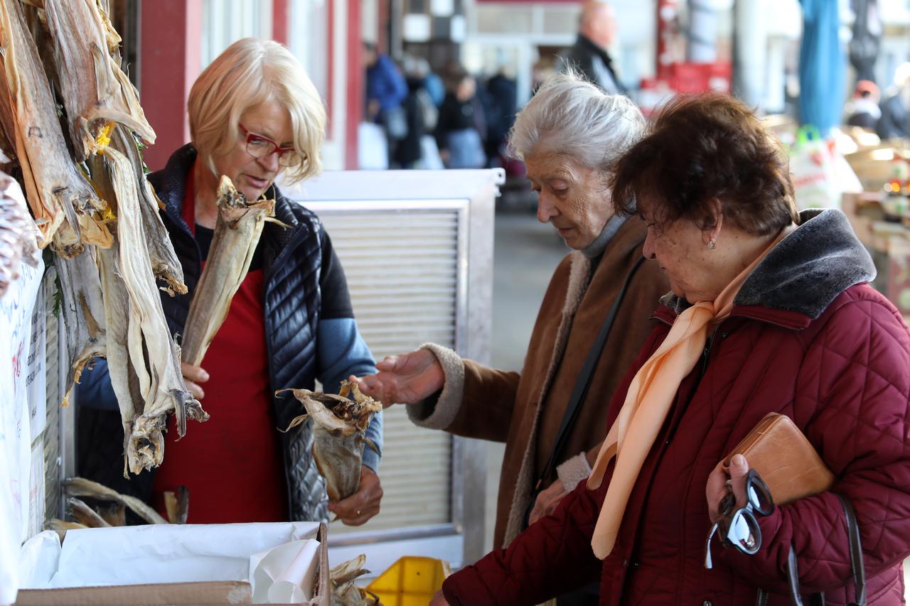 Šibenik: Cijena bakalara, koji se tradicionalno sprema za Badnjaka, je od 250 do 300 kuna po kilogramu