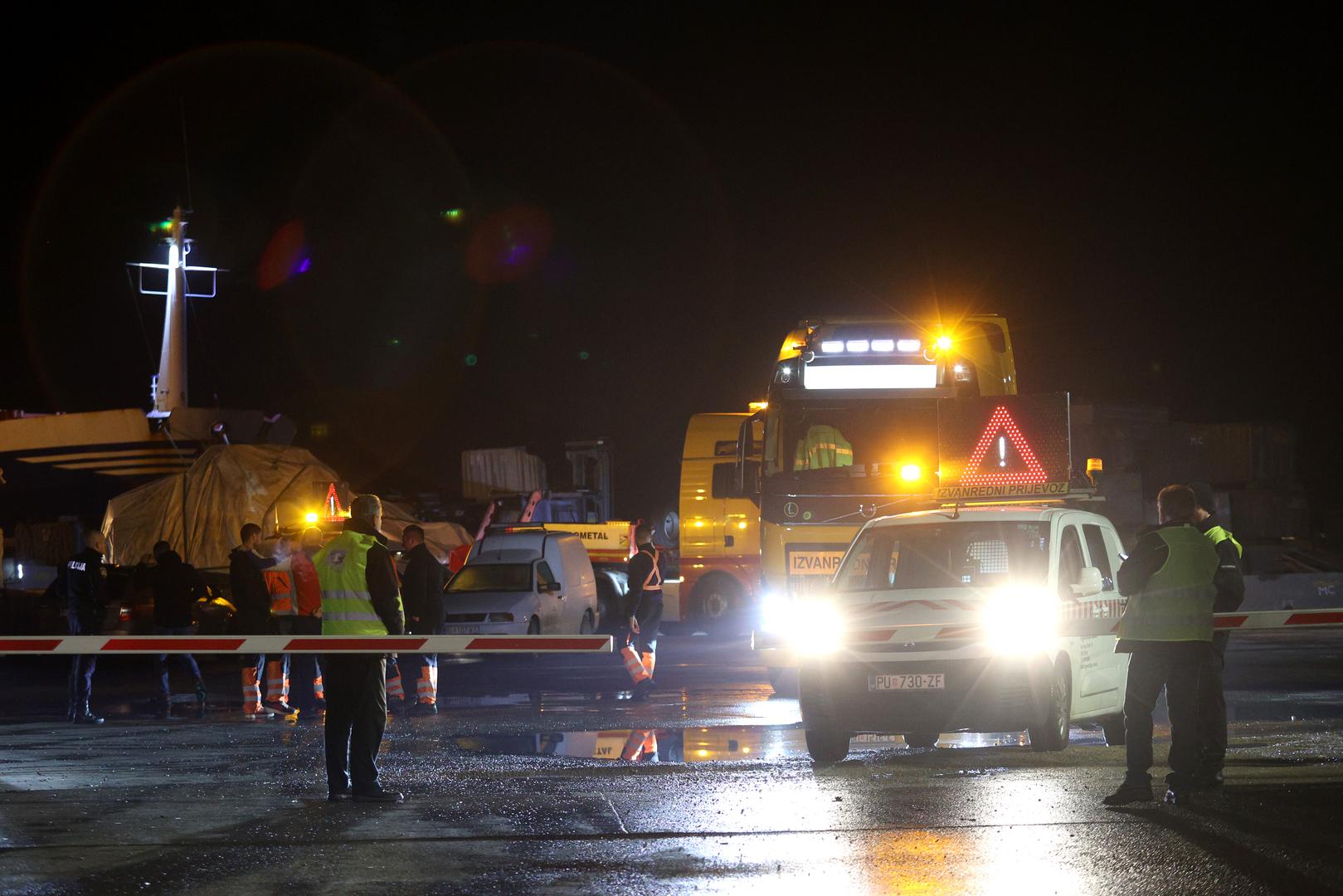 10.12.2023, Rijeka -  Konvoj sastavljen od sedam kamiona i 22 Bradleya krenuo iz rijecke luke prema Slavonskom Brodu.  Photo: Nel Pavletic/PIXSELL