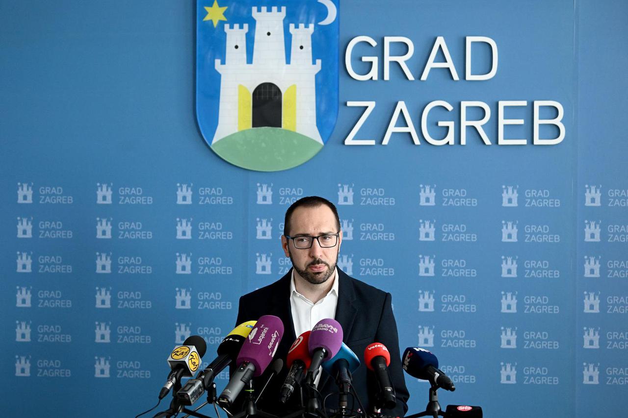 Zagreb: Tomašević na konferenciji komentirao novouvedeni sustav odvajanja otpada i ZG plave vrećice