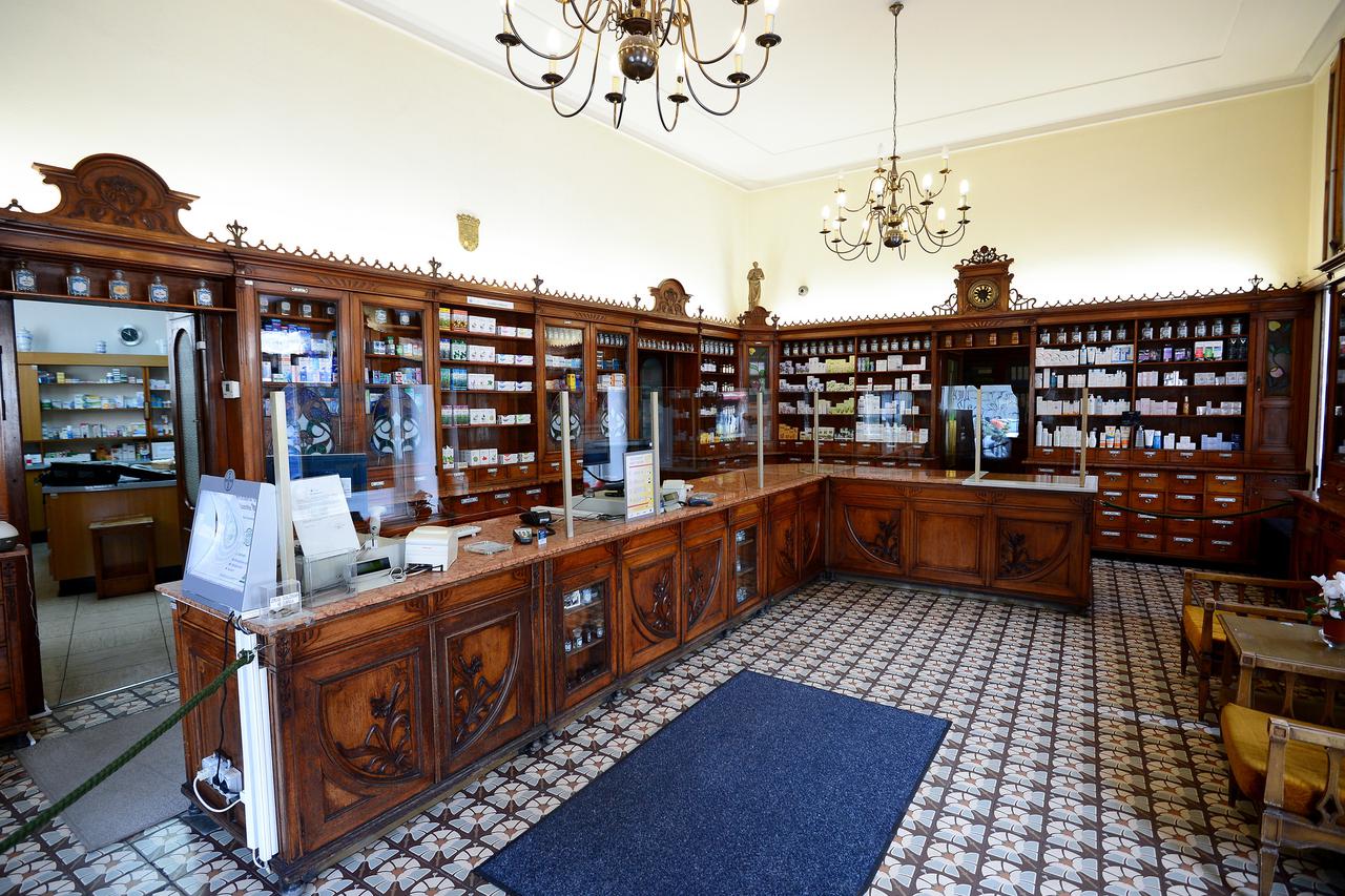 30.3.2015., Zagreb -  Gradska ljekarna u Ilici 79 opremljena je starinskim namjestajem.  Photo: Marko Prpic/PIXSELL