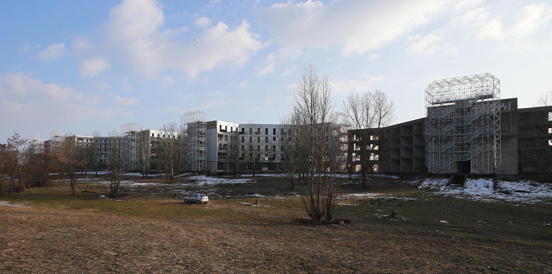11.02.2018., Zagreb - Zapusteni prostor nikad dovrsene Sveucilisne bolnice u naselju Blato. Photo: Jurica Galoic/PIXSELL
