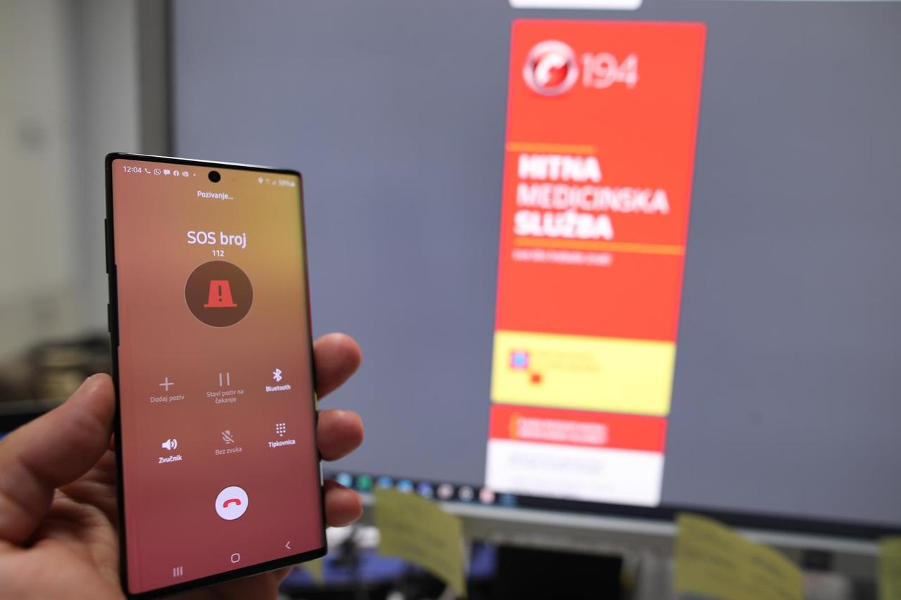 Sve fiksne telefonske linije zagrebačke Hitne pomoći trenutno nisu dostupne
