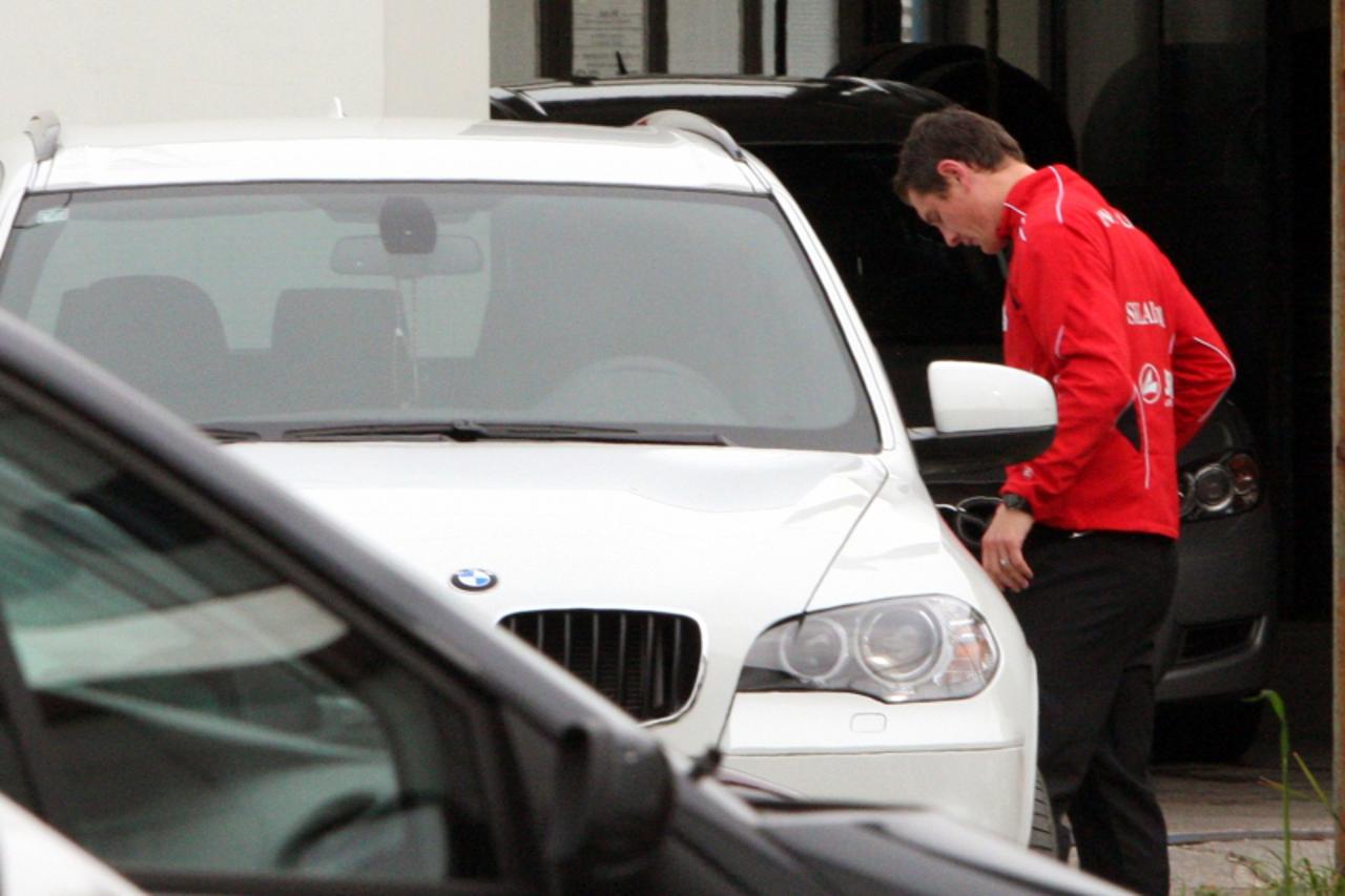 '04.03.2011.,Split, Ivica Krizanac nakon sto je zadrzan na otrjeznjavanju u policiji zbog voznje, dosao je na trening u svom BMW X5 Photo: Ivana Ivanovic/PIXSELL'