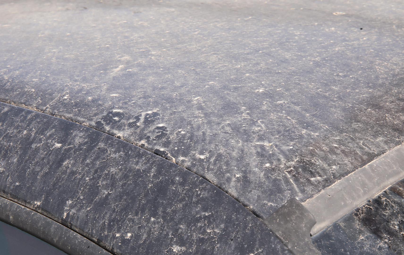 Preporuča se biti u kući što je više moguće, a kada ste vani, nosite masku za prašinu.