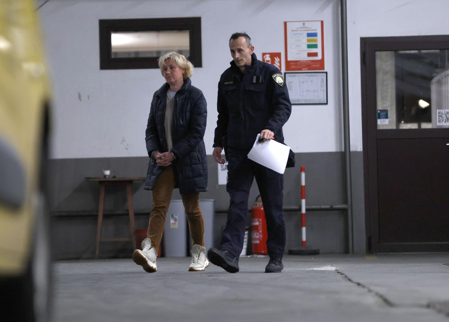 „Koliko se sjećam, bila je ondje jer je bila djevojka suvlasnika. Kako bih rekla, bila je lijepa i jednostavno je bila tamo“, rekla je za 24sata.

