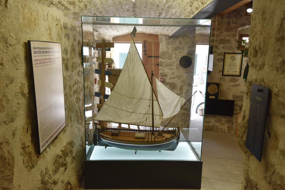 TURISTIČKA PATROLA Betina
