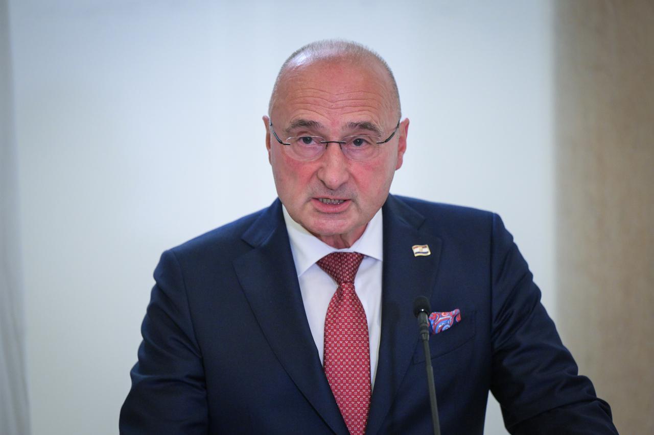 Gordan Grlić Radman