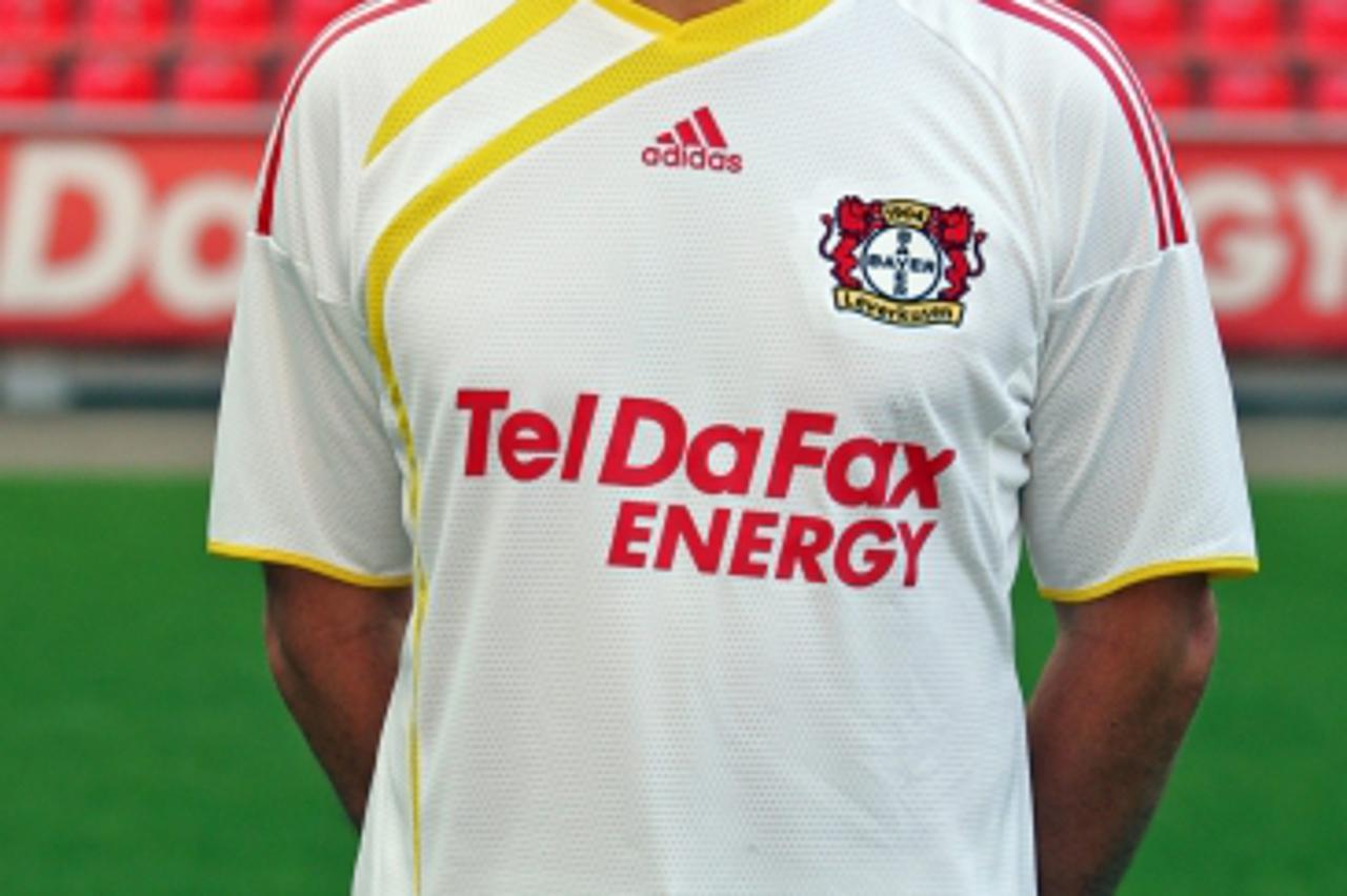 \'20.07.2010,  BayArena, Leverkusen, GER, 1.FBL, Bayer Leverkusen, Mannschaftsfoto, im Bild: Zvonko Komes ( Konditionstrainer Leverkusen)  Foto © nph / Mueller *** Local Caption *** Fotos sind ohne vo