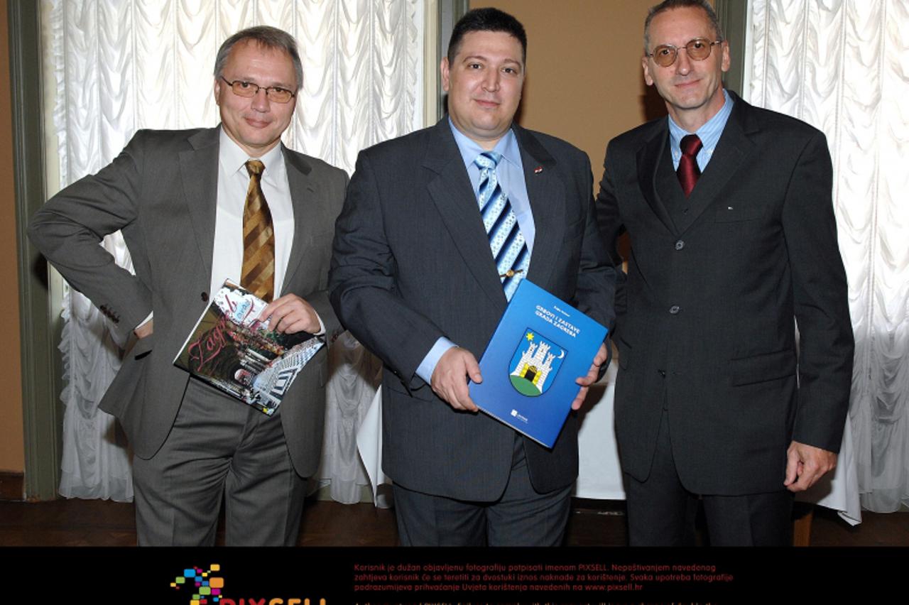 '20.10.2009., Zagreb - U Starogradskoj vijecnici predstavljena je knjiga Grbovi i zastave Grada Zagreba, autora Zeljka Heimera. O knjizi su govorili urednik edicije Neven Budak, direktor izdavacke kuc