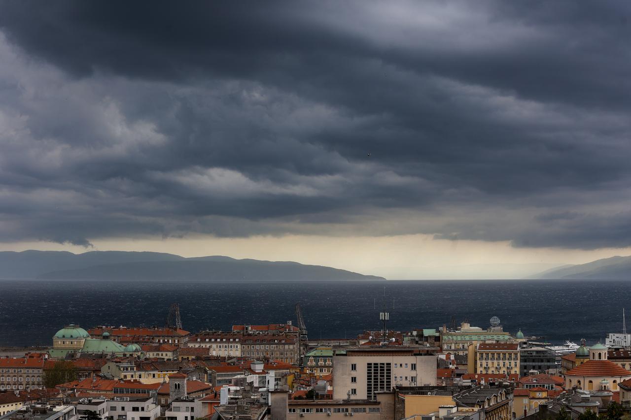 Snijeg zabijelio Krapinsko-zagorsku županiju