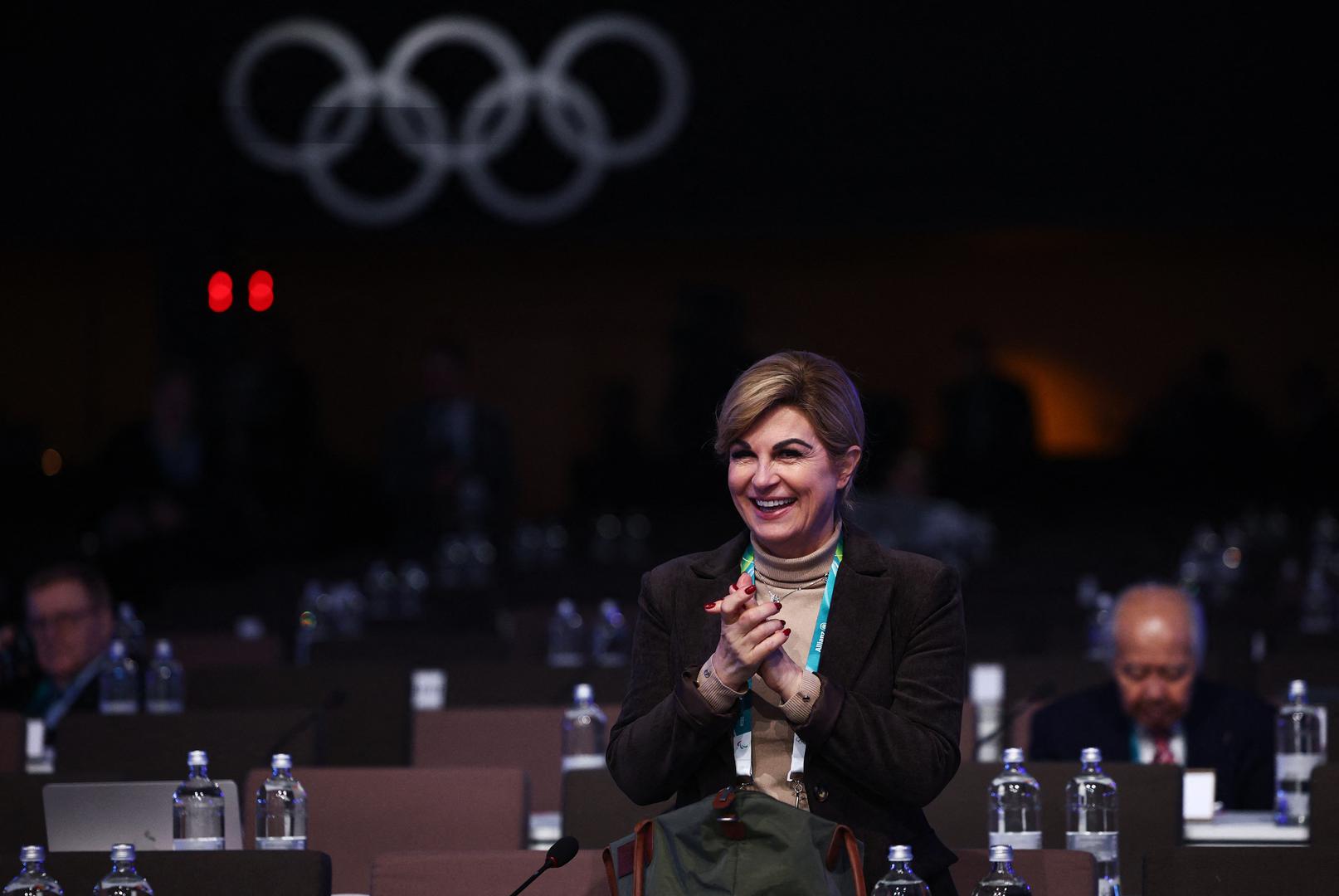 Bivša hrvatska predsjednica Kolinda Grabar-Kitarović ovih dana boravi u Italiji, gdje kao članica Međunarodnog olimpijskog odbora prati Zimske olimpijske igre. U razgovoru za medije otkrila je kako uživa u natjecanjima, ali i podijelila jedan detalj koji je odmah privukao pažnju javnosti.