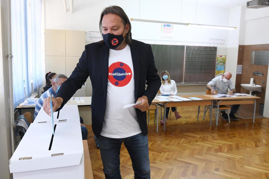 Brodarica: Tonči Restović glasovao je u drugom drugu lokalnih izbora