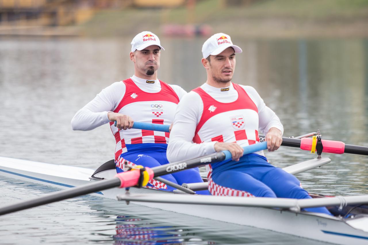 16.11.2016., Zagreb - Braca Martin i Valent Sinkovic napustaju veslanje u dvojcu na parice  i nastavljaju karijeru u novoj disciplini dvojcu bez kormilara.             Photo: Igor Soban/PIXSELL